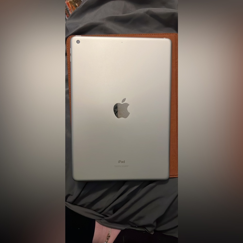 iPad 10.2 9th gen silver